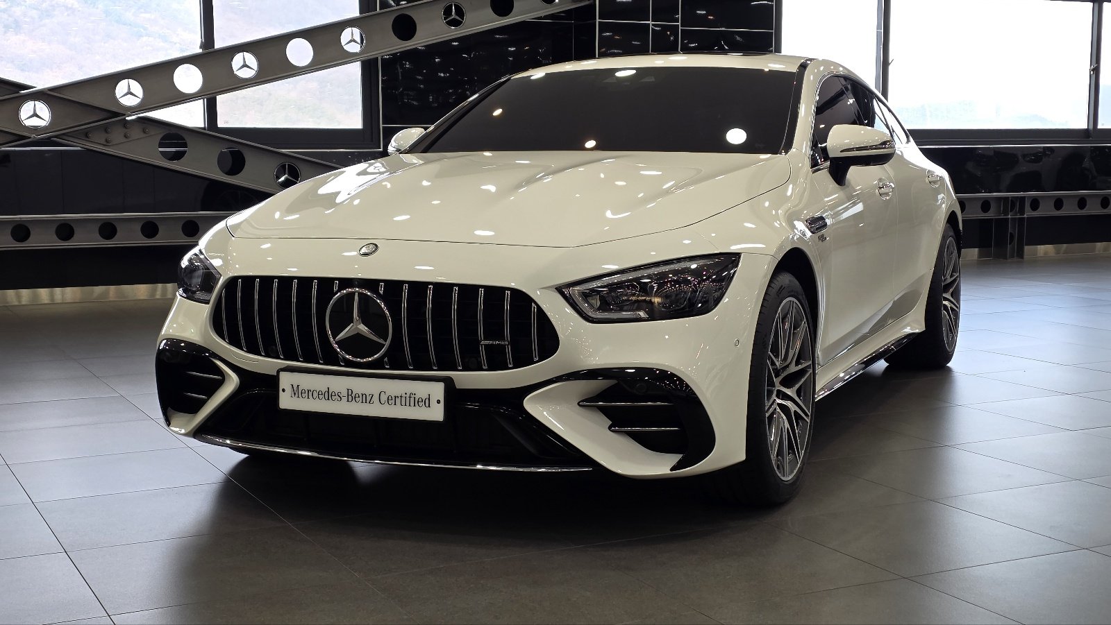MERCEDES-BENZ GT AMG - View 1