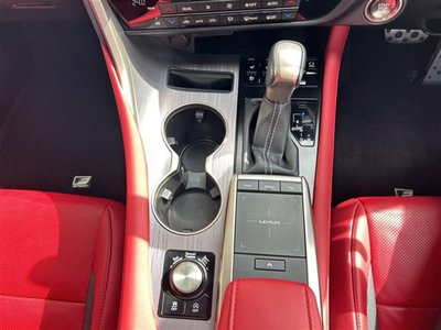 2021 Lexus RX — миниатюра 16