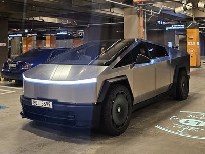 2025 Tesla CYBERTRUCK 缩略图 18