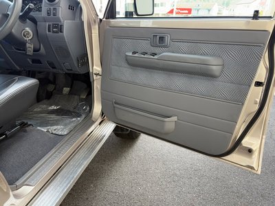 2014 Toyota LAND CRUISER 70 缩略图 42