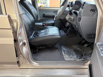 2014 Toyota LAND CRUISER 70 缩略图 41