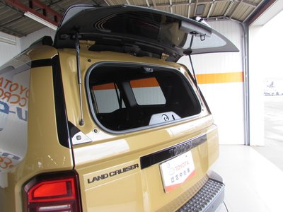 TOYOTA LAND CRUISER 250 - 8