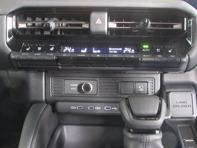 TOYOTA LAND CRUISER 250 - 9