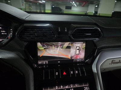 LAMBORGHINI URUS - 9