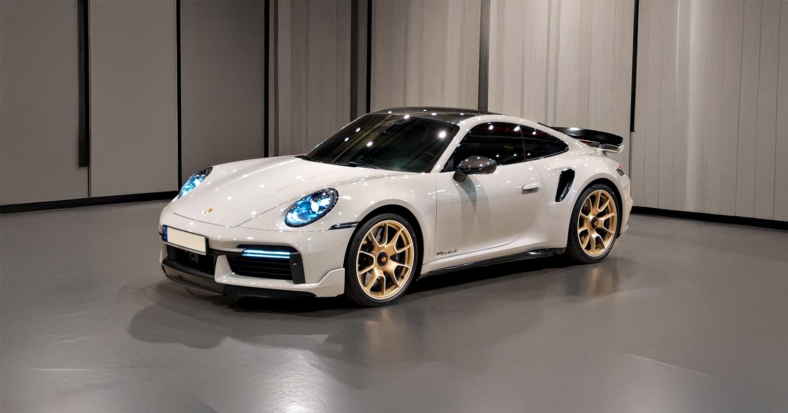 PORSCHE 911 - View 1