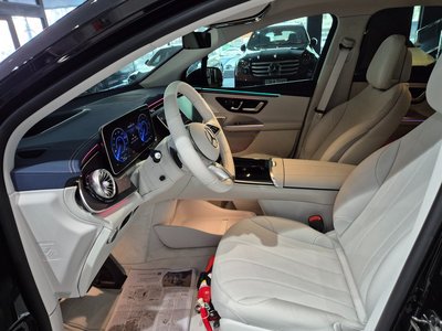 MERCEDES-BENZ EQE - 10