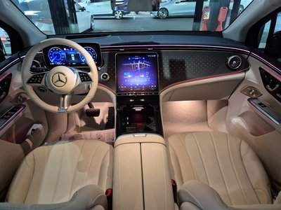 MERCEDES-BENZ EQE - 5