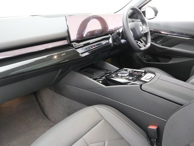 BMW 5 SERIES - 4