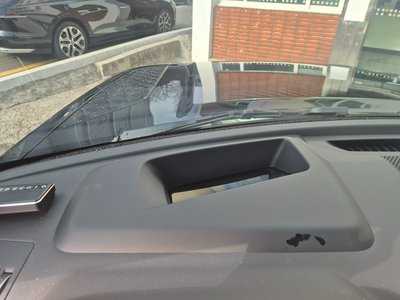 LAND ROVER DEFENDER - 8