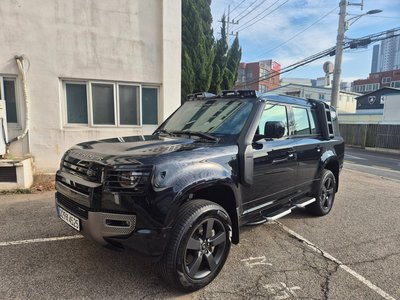 LAND ROVER DEFENDER - 4