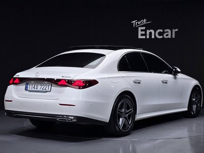صورة 4 لـ 2024 Mercedes-BENZ E-CLASS