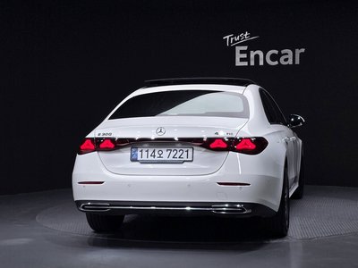 صورة 3 لـ 2024 Mercedes-BENZ E-CLASS