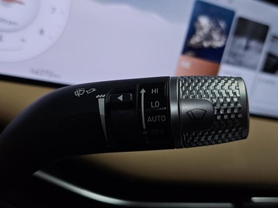 2025 Genesis G80 (RG3) thumbnail 31