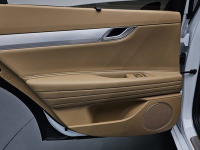 2025 Genesis G80 (RG3) thumbnail 15
