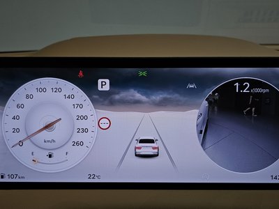 2025 Genesis G80 (RG3) thumbnail 11