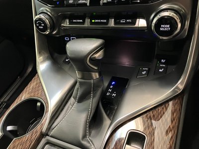 2023 Lexus LX thumbnail 25