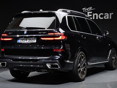 2025 BMW X7 photo 3