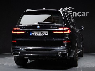 2025 BMW X7 photo 4