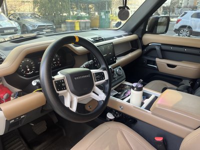 LAND ROVER DEFENDER - 4