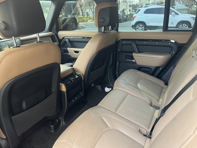 LAND ROVER DEFENDER - 1