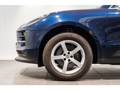 PORSCHE MACAN - 10