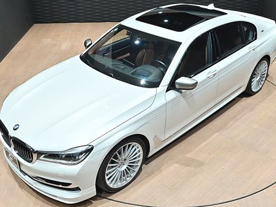 BMW 7 SERIES - 8