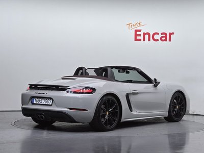 صورة 4 لـ 2018 Porsche 718