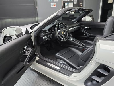 صورة 10 لـ 2018 Porsche 718