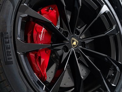 LAMBORGHINI URUS - 2