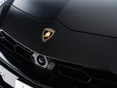 LAMBORGHINI URUS - 5