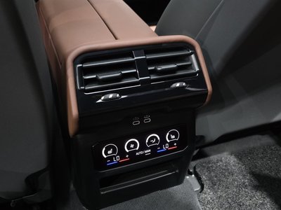 2024 BMW 5 SERIES — миниатюра 31