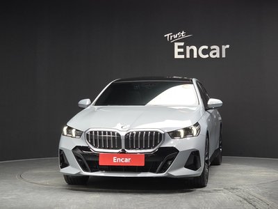 2024 BMW 5 SERIES — фото 2