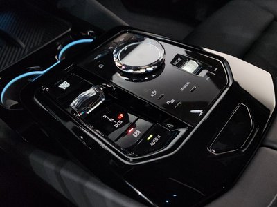 2026 BMW 5 SERIES — фото 9