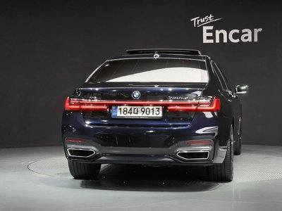 2021 BMW 7 SERIES photo 3