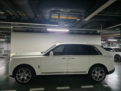 ROLLS-ROYCE CULLINAN - 5