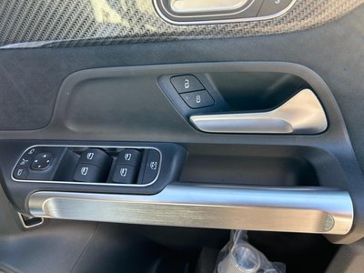 2025 Mercedes-BENZ GLB thumbnail 39