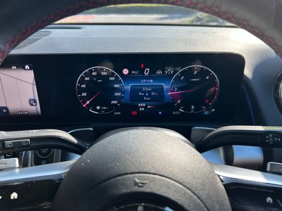 2025 Mercedes-BENZ GLB thumbnail 13