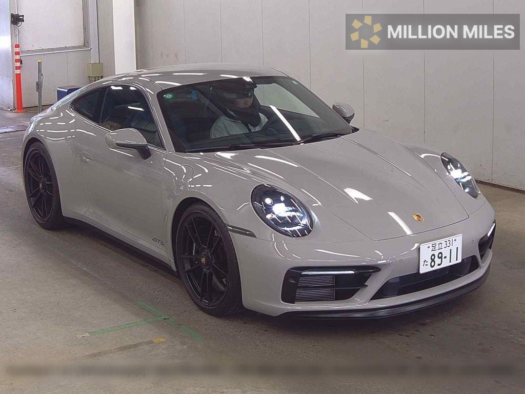 PORSCHE 911 - View 1