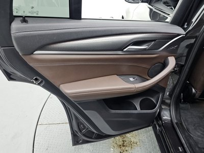 2023 BMW X4 thumbnail 15