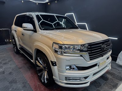 TOYOTA LAND CRUISER 200
