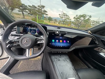 MERCEDES-BENZ E-CLASS - 4