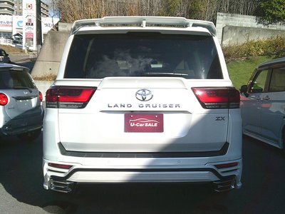 TOYOTA LAND CRUISER 300 - 6