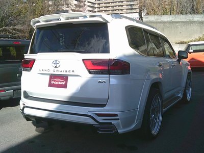 TOYOTA LAND CRUISER 300 - 7