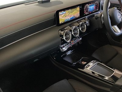 MERCEDES-BENZ CLA - 10