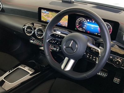 MERCEDES-BENZ CLA - 9