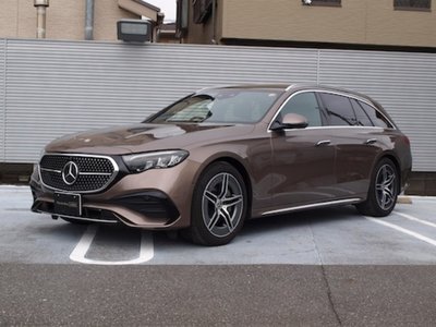 2025 Mercedes-BENZ E-CLASS 照片 1