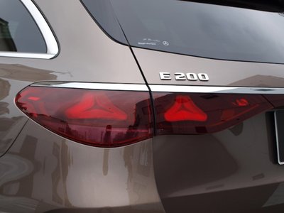 صورة مصغرة 33 لـ 2025 Mercedes-BENZ E-CLASS