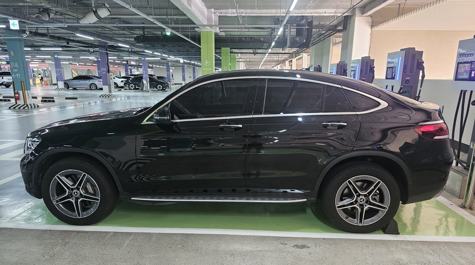 MERCEDES-BENZ GLC - View 1