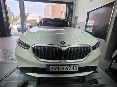 BMW 5 SERIES - 3