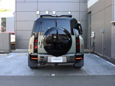 LAND ROVER DEFENDER - 8